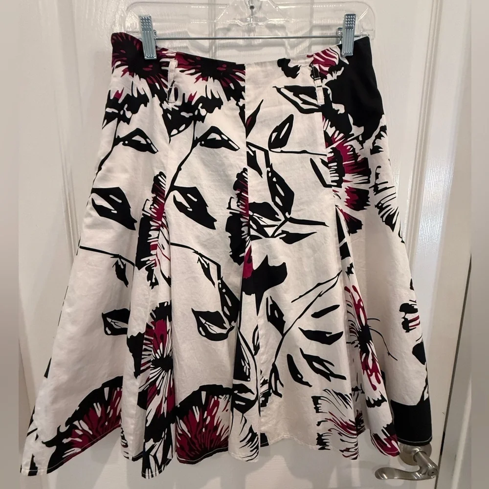 Martha B Floral A-Line Skirt - Black and White size 8